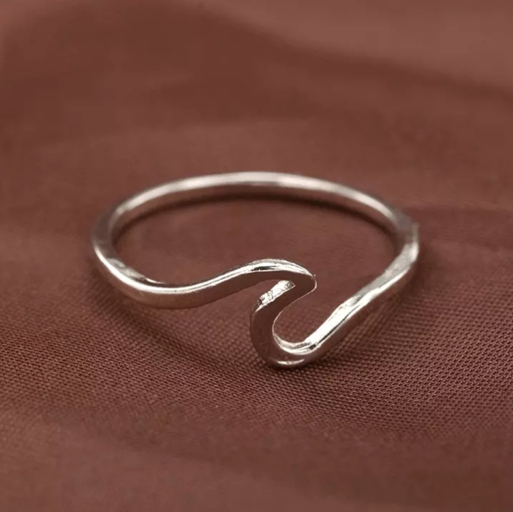 Cute antique silver color ocean wave ring 💍 - Picture 3 of 5